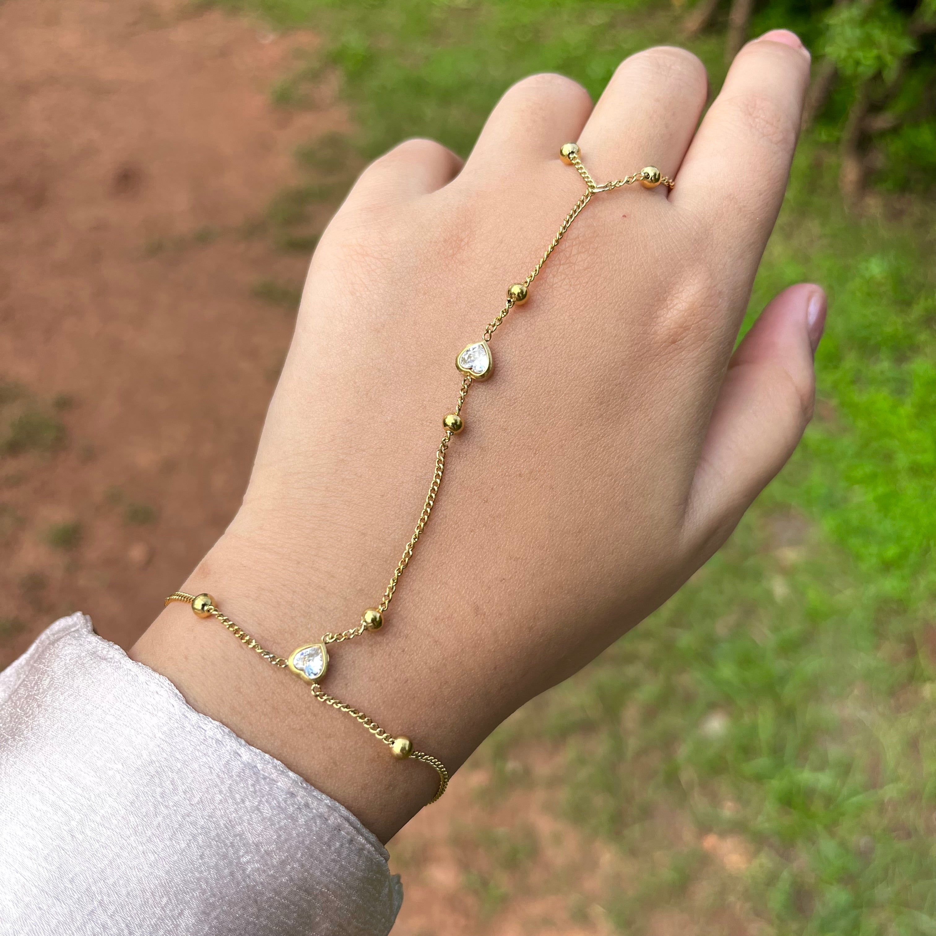 Evette Handchain