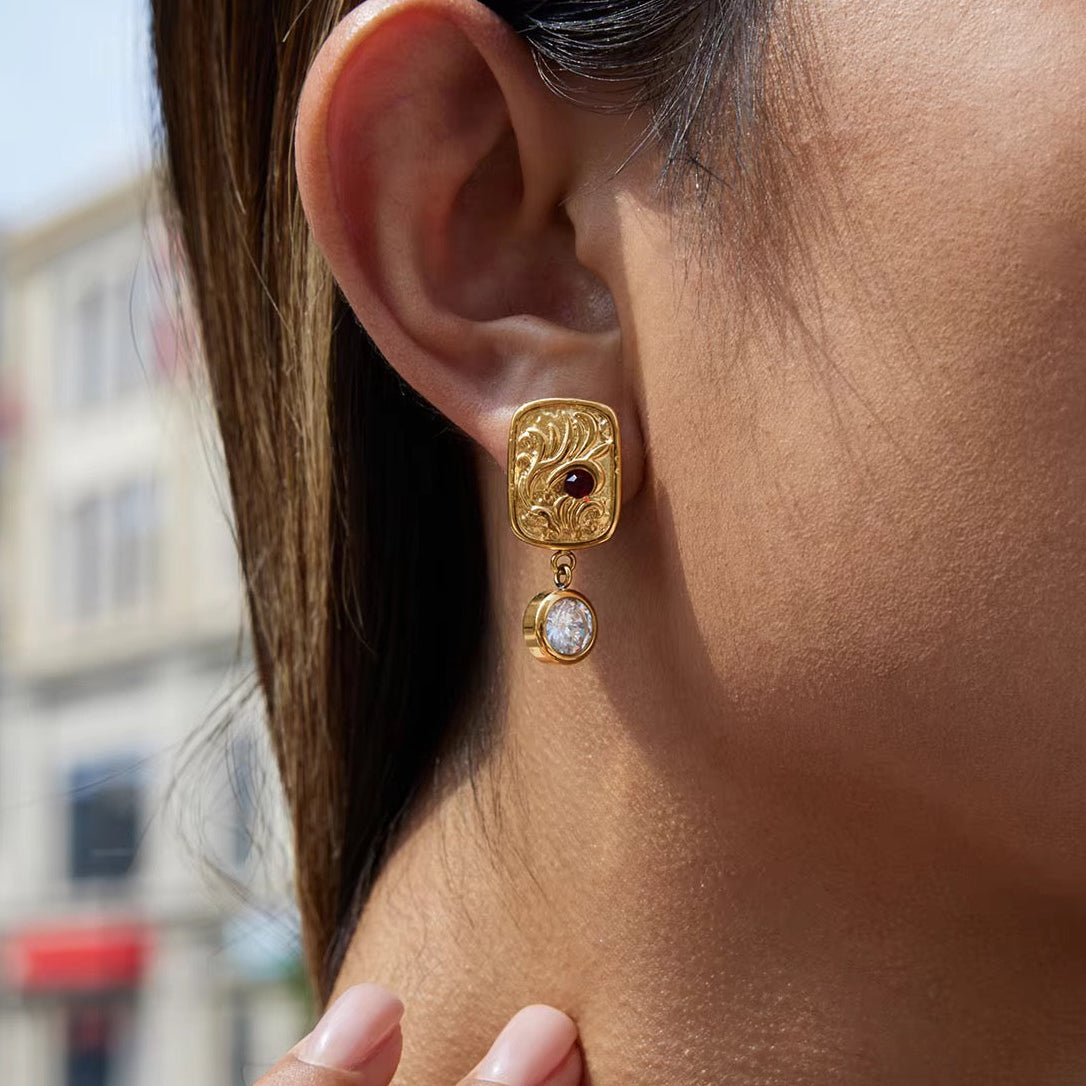 Colette Studs