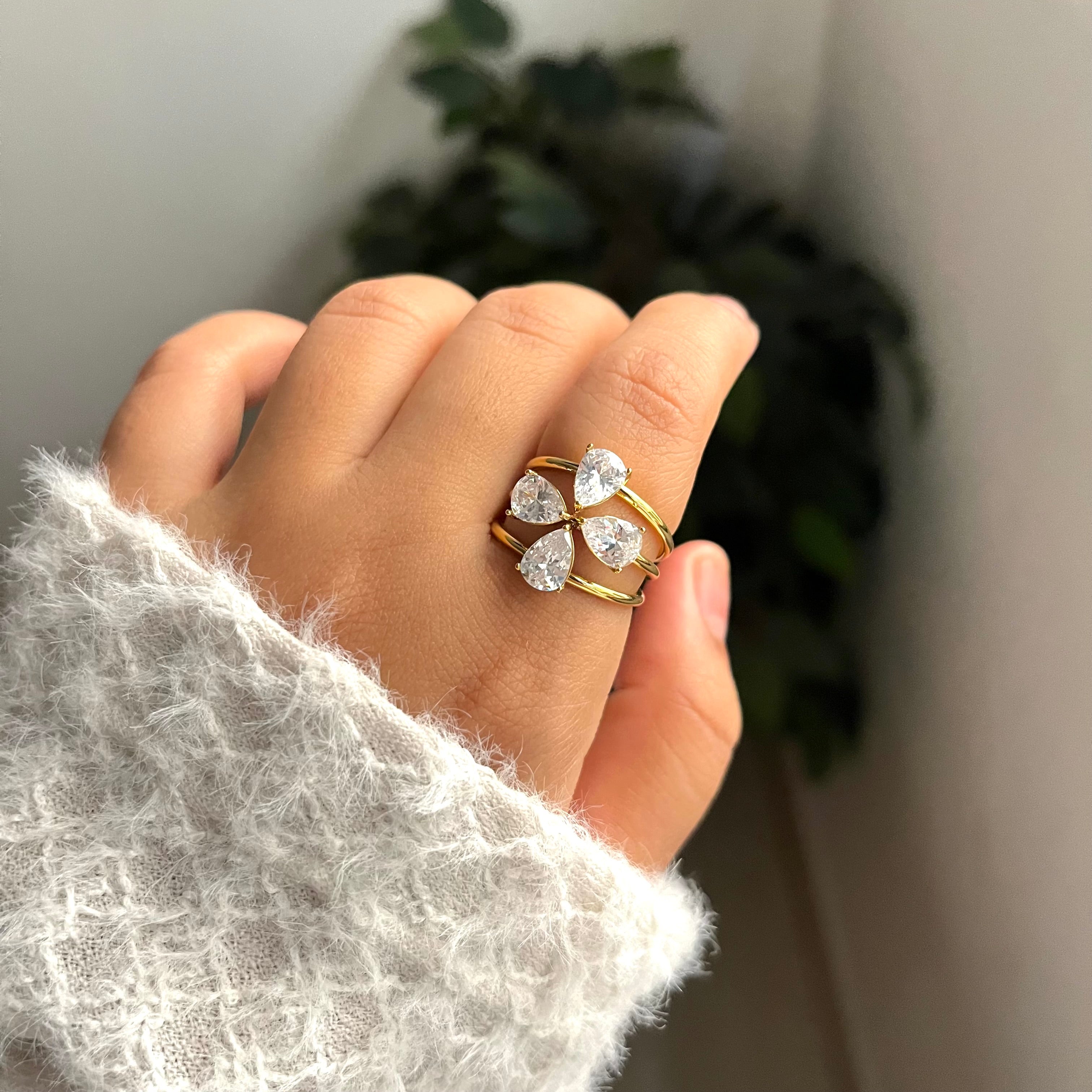 VALENA RING