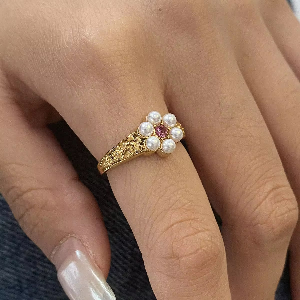LAYLA RING