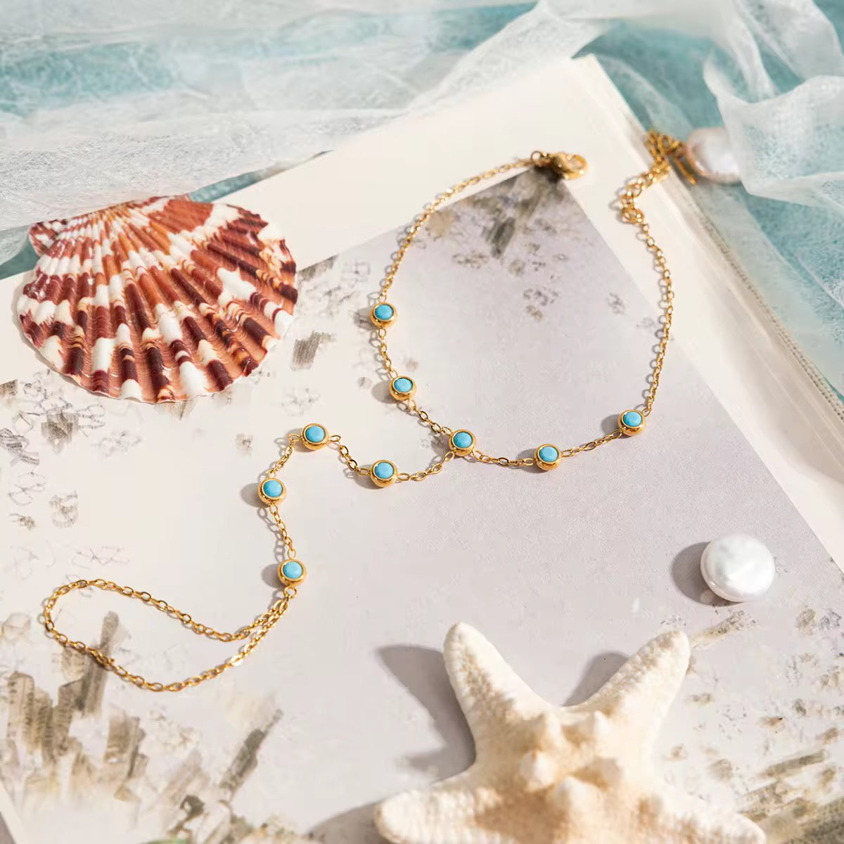 TURQUOISE HANDCHAIN