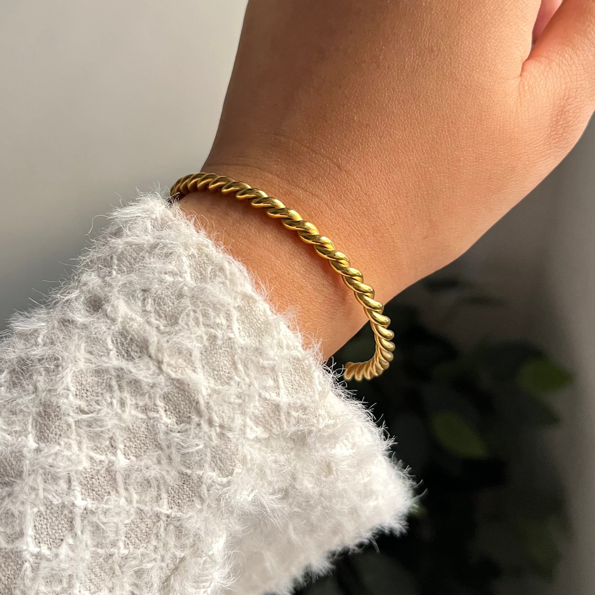 TWISTED CUFF BANGLE