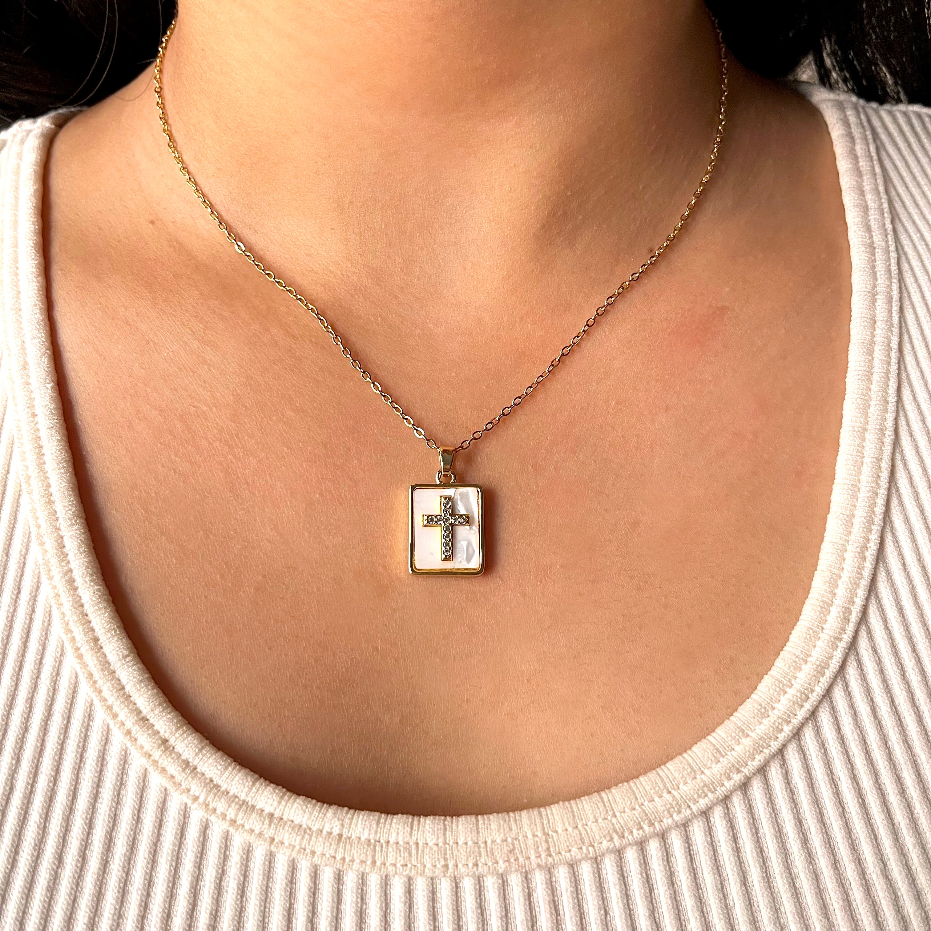 CROSS SHELL NECKLACE