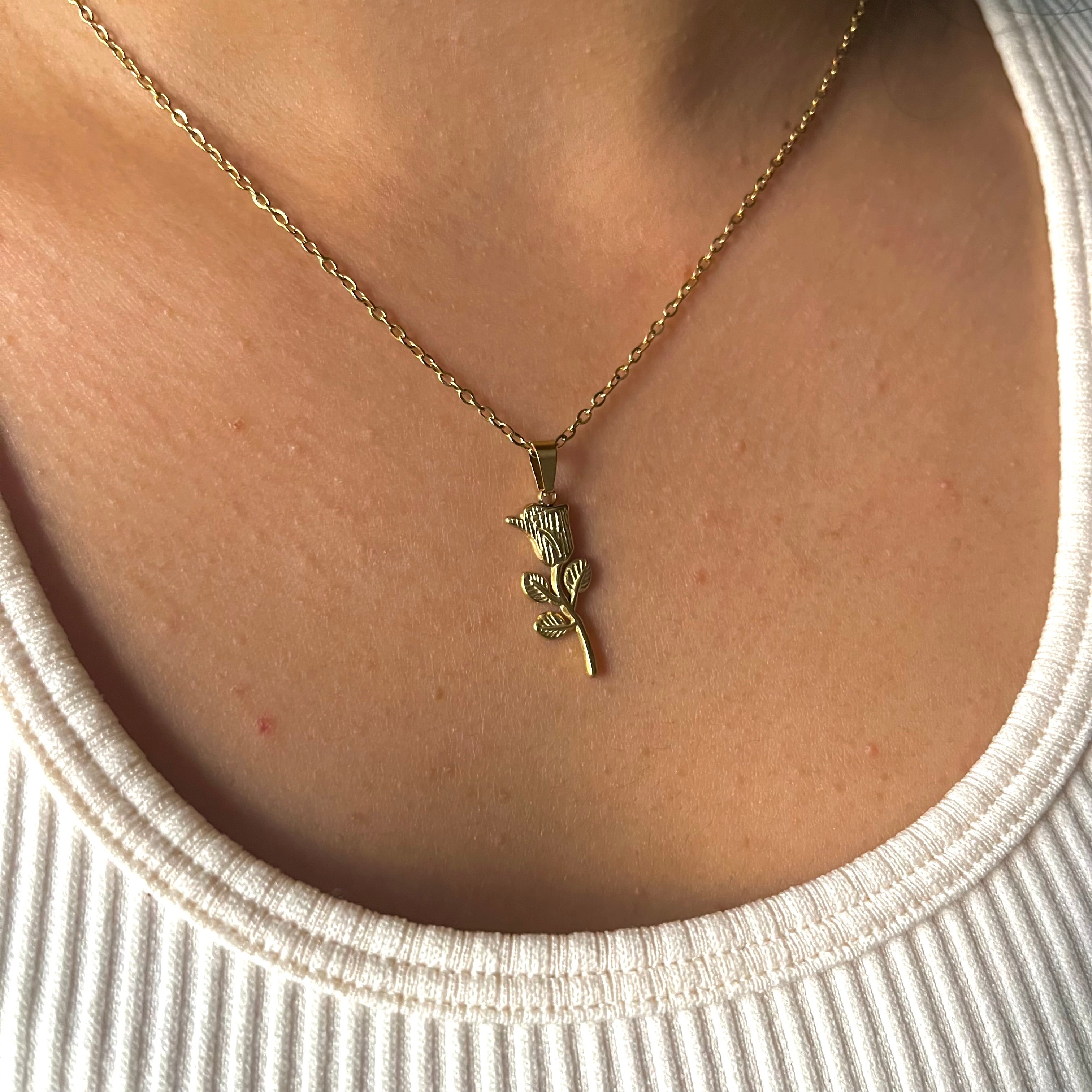 ROSE NECKLACE